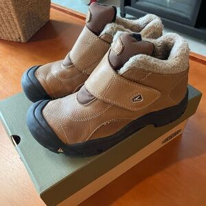 Youth Keen Kootenay Boots size 6